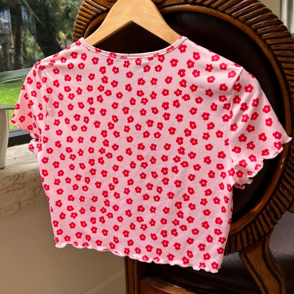 Pink Short Sleeve Crop Top with Red Flowers - Picture 6 of 16